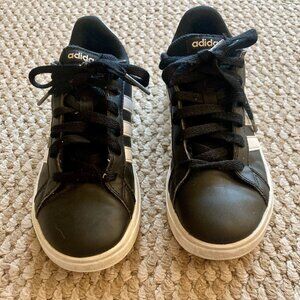 Adidas Boys Grand Court Lace Up Sneaker Shoes Round Toe Size US2 Black/White